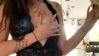 Amateur hottie solo masturbation