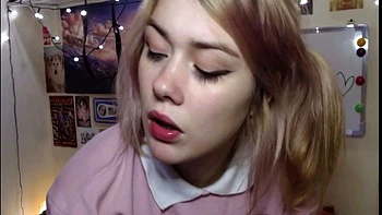 Juicy cherry blonde teens solo action