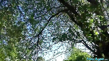 Amateur Teen 18+ Blows Pecker For Cash