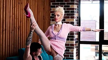 Close up MiLF getting it in the ass