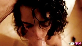 Gabriela Lopez schüttelt ihren fetten Arsch im Familienurlaub