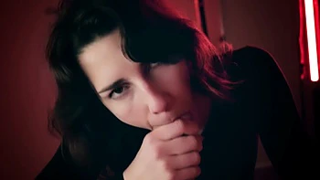 son regard de suceuse mérite une giclée