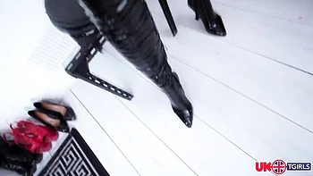 60fps smut with bewitching bedmate from Grooby Girls