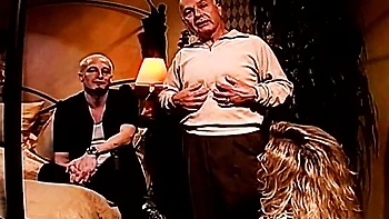 Side chick's amateur action