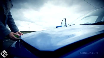 Stud Helps A MILF In Need And Gets Rewarded With A Shag