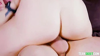 Laney fickt den Schwanz ihres Chefs