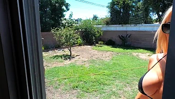 Blonde Linzee Ryder bläst geil in POV