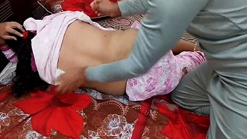 Hot Step Mom Gives Back Massage With Happy Ending - QueenbeautyQB MILF