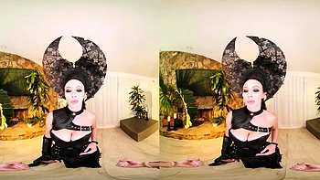 Indica Marie chaude en Lanfear pour hardcore POV