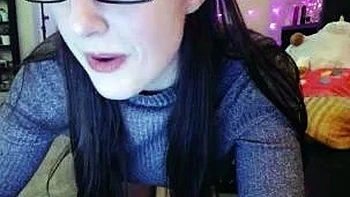 Hot amateur webcam teen masturbates for their fans