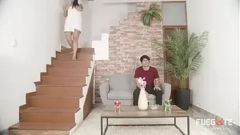 La mejor venganza (GinezFlowers) Hermosa mujer despechada decide vengarse de la mejor forma, follar duro  con el mejor amigo de su marido infiel frente a él, la mejor corrida de su vida