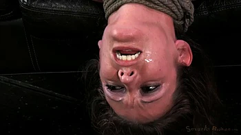 Follada hardcore BDSM con blowjob fetiche