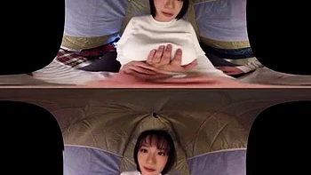 Chica en VR chupando polla y follando a cuatro