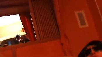 Итальянская зрелая брюнетка жестко трахает