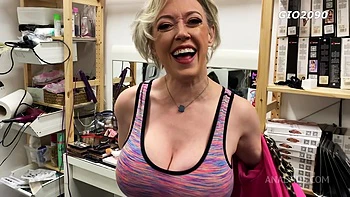 Gangbang anal com Dee Williams e amigas