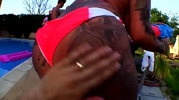 Outdoor Gang Bang mit Donna Bell & Cathy Heaven – erstes Doppel-Penetrationsfick