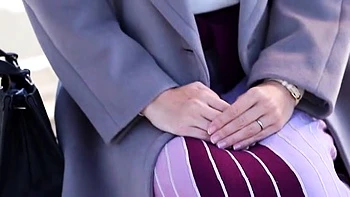 Esposa gostosa derrete com beijos, geme ao ser penetrada com os dedos