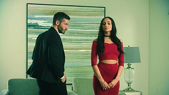 Duas garotas dividem um grande pau preto em trio intenso