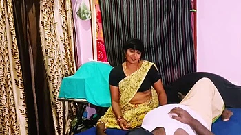 Belle-fille Telugu trompe son mari avec son beau-père en voiture