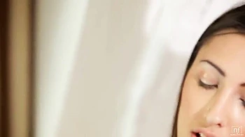 Китти Джейн скачет на Джонни Блэке по-японски, глубокий минет и кончает внутрь