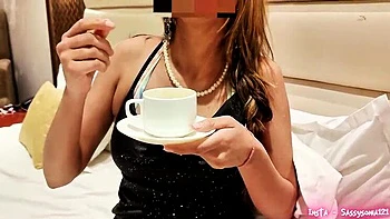 Belle-mère indienne baise belle-soeur ivre, premier sexe lesbien serré