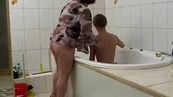 Elena & Slava ficken: MILF mit Blowjob, Doggy & Missionar