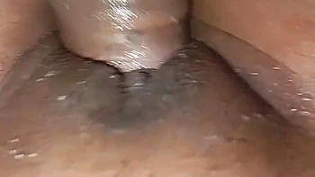 Belle-sœur éclatée sur le bar aujourd'hui