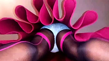 BlueGirl70 fickt in sexy Nylon-Höschen