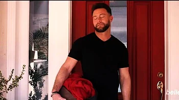 Alexa prende seus peitos grandes em público hardcore