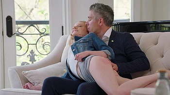 Dreckiger Mick zerstört Paris' engen Arsch mit allen Toys