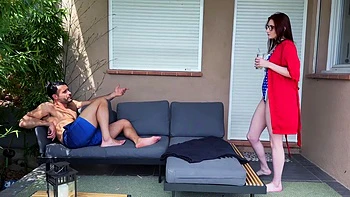 Cougar tatouée Alicia aux gros seins en furie