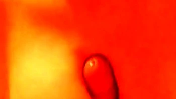 Gros seins naturels couverts de sperme