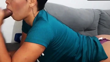 Mi novia aceptó su primera mamada hardcore