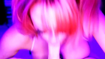 Рыжая тинейджерша Элла Голливуд ебется на машине