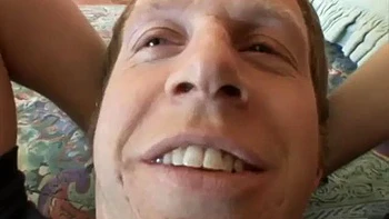 Blonde aux gros seins et cul en solo striptease hardcore