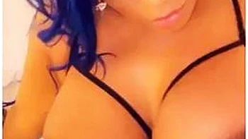 Großer schwarzer Arsch fickt mit Blowjob und Doggy