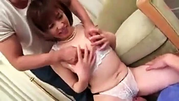 Frau betrügt und wird im Cuckold-Fantasy gefickt