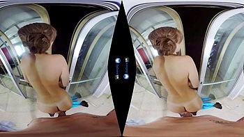 Morena con culo grande monta y hace chupada en 3D VR