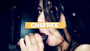 Татуированная азиатка делает грязный глубокий минет в глорихоле