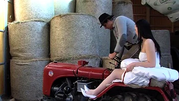 Групповой трах с молодожёнами: минеты, догги и наездница