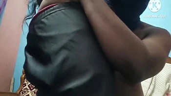 Les jeux coquins de Honey Bhabhi avec le voisin en audio hindi