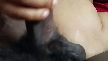 Mallu Chechi verführt den Freund ihres Mannes mit Handjob