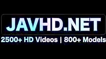 Warum ist diese Fotze nass? Asiatischer Titten-Blowjob & Pissen