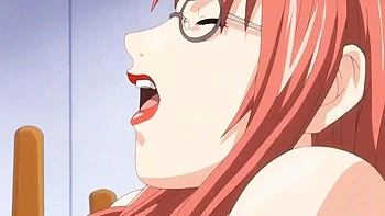 Asiatischer Hentai-Babe zeigt Dekolleté