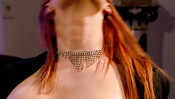 MILF ruiva com contas anais e boquete