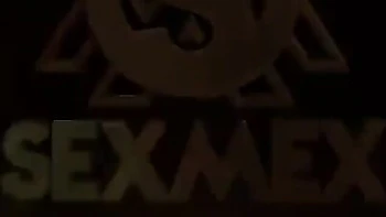 As longas pernas curvilíneas de Janeth Rubio fodidas no missionário e doggy