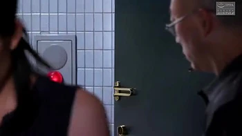 Cocu regarde sa salope se faire baiser par un autre