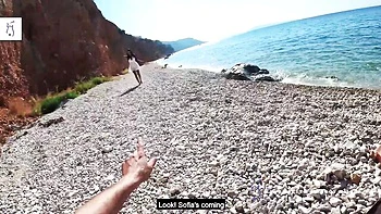 MILFs griegas follando desnudas en playa nudista