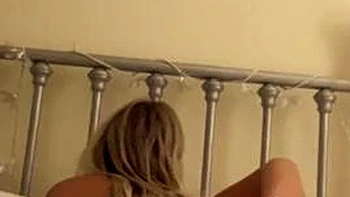 Blonde amateur au cul parfait et gros