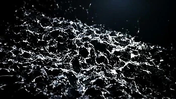 Sugar Baby fummelt nasse Muschi und trinkt eigenen Piss